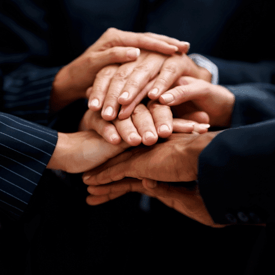 Mãos unidas em parceria